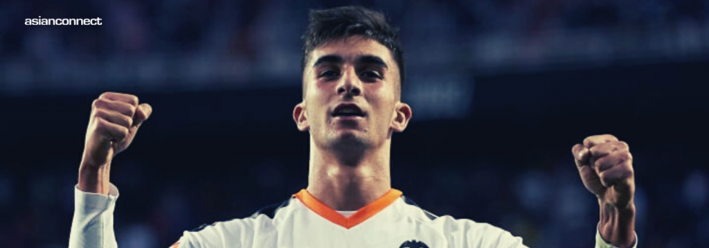 Ferran Torres: Man City sign Valencia winger